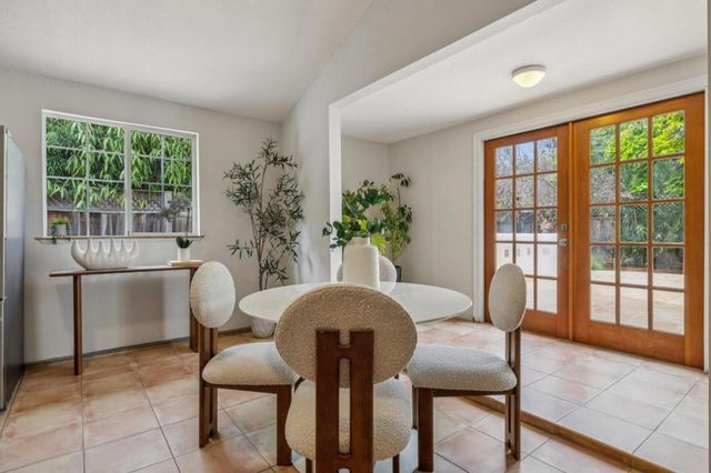 25 Jordan Avenue, Los Altos, CA 94022