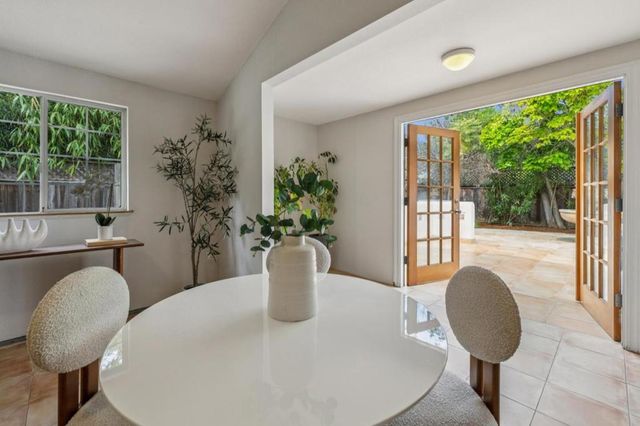 25 Jordan Avenue, Los Altos, CA 94022