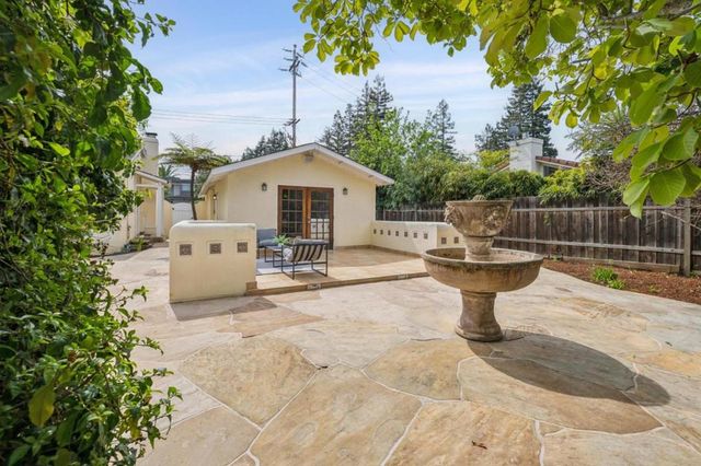 25 Jordan Avenue, Los Altos, CA 94022
