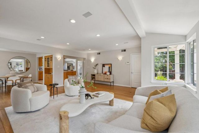 25 Jordan Avenue, Los Altos, CA 94022