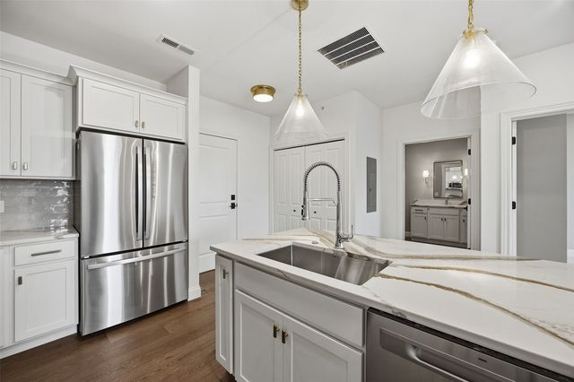 1500 Main St 201, Ely, IA 52227