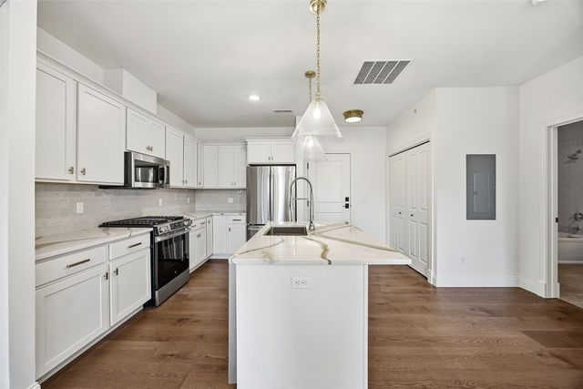 1500 Main St 201, Ely, IA 52227