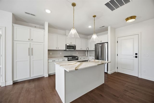 1500 Main St 201, Ely, IA 52227