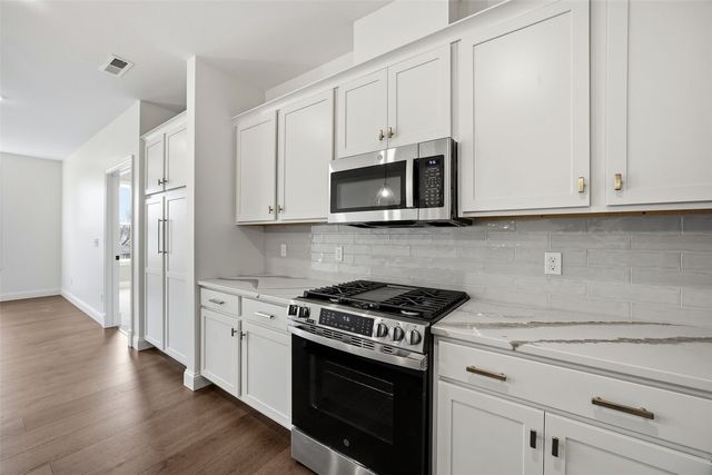 1500 Main St 201, Ely, IA 52227