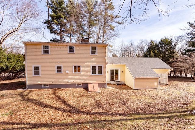 215 Blue Hill Dr, Westwood, MA 02090