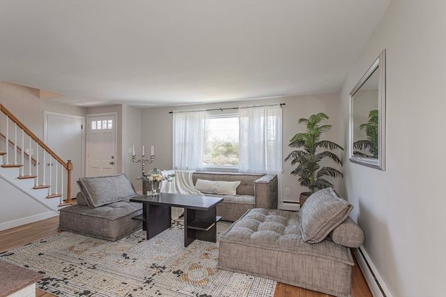 215 Blue Hill Dr, Westwood, MA 02090