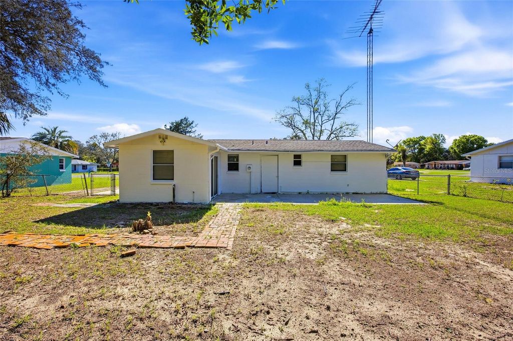 Image 21 of property listing at 14425 SW 38TH TERRACE ROAD, Ocala, FL 34473