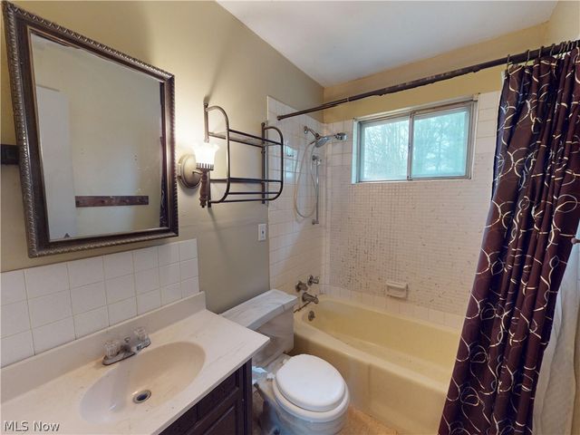 6240 Melshore Drive, Mentor, OH 44060