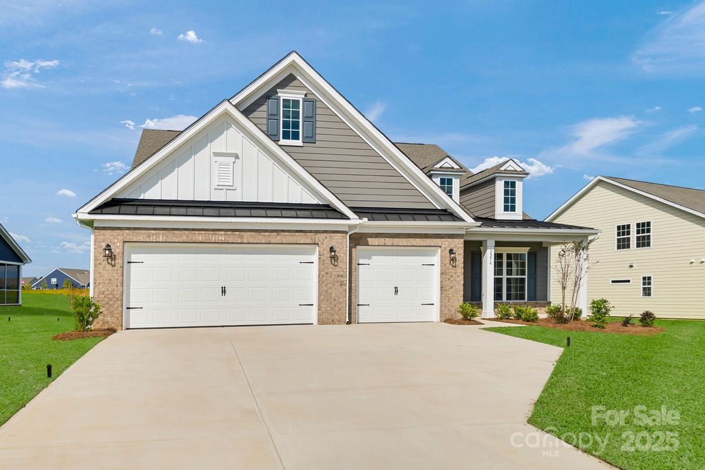 2276 Moon Crest Road, Lancaster, SC 29720
