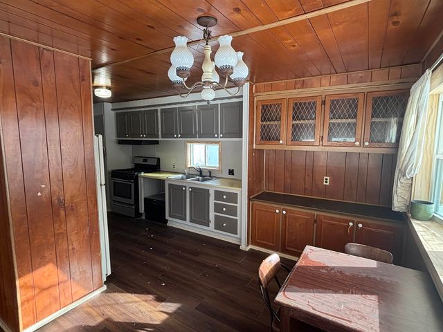 841 Briar Hill Drive, Traverse City, MI 49686