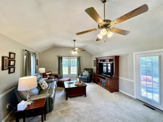 104 Northwood Ave, Shelbyville, TN 37160