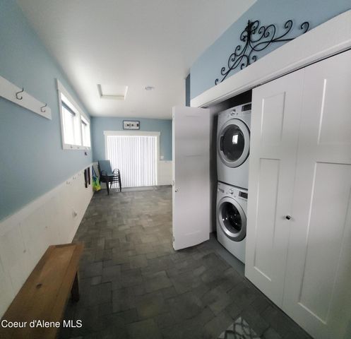 63 Sutton Ln, Coolin, ID 83821