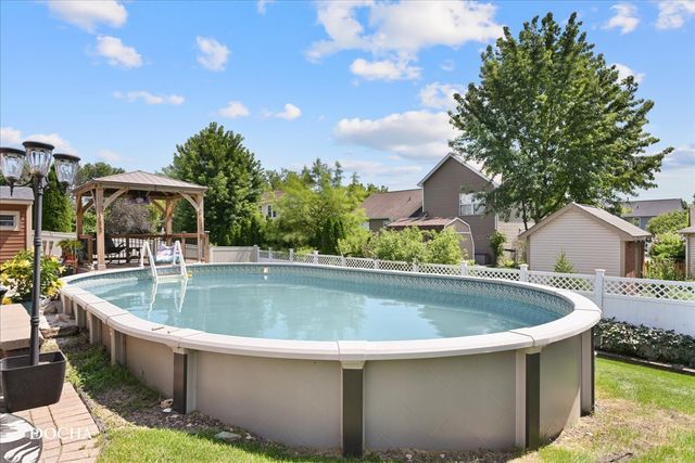 1741 Somerfield Lane, Crystal Lake, IL 60014