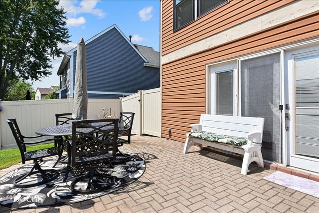 1741 Somerfield Lane, Crystal Lake, IL 60014