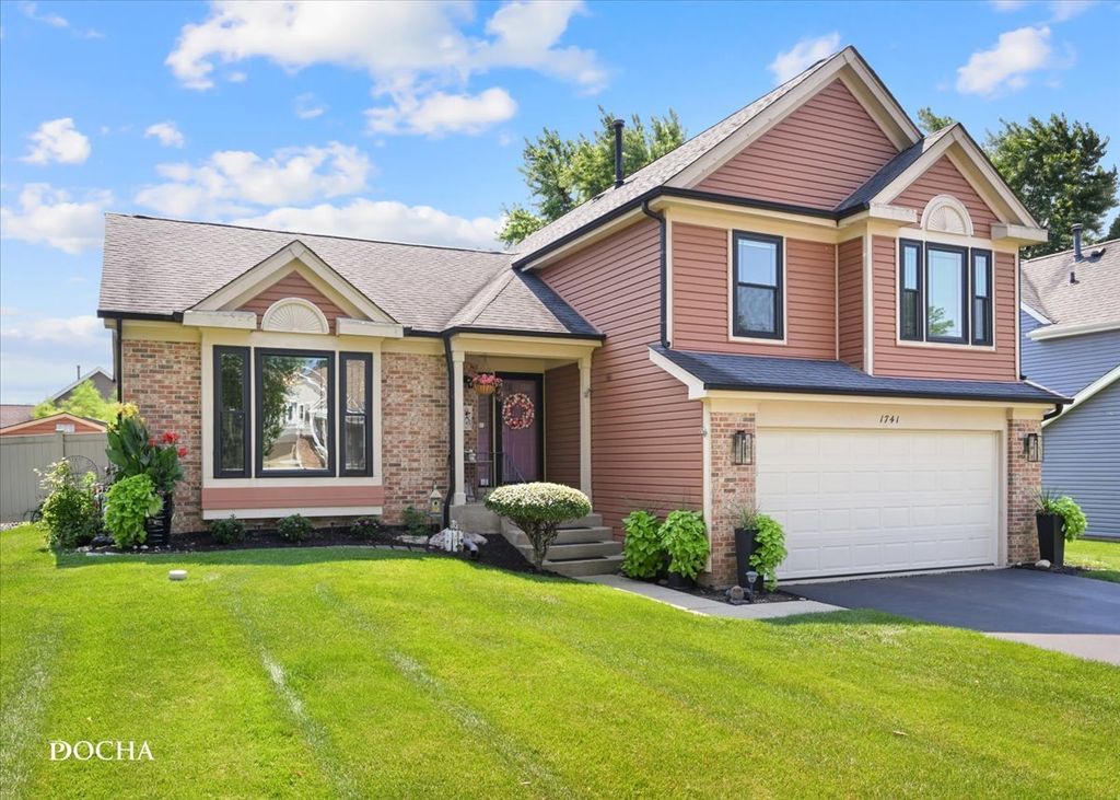 1741 Somerfield Lane, Crystal Lake, IL 60014