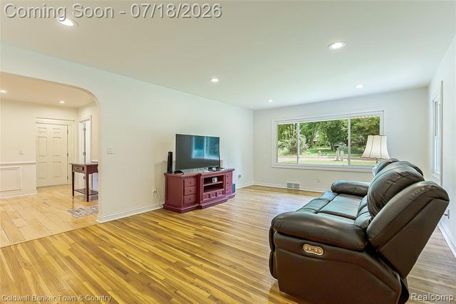2992 Old Plank Road, Milford, MI 48381