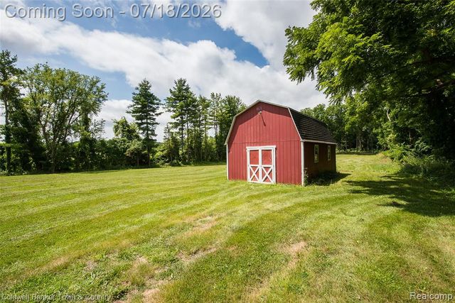 2992 Old Plank Road, Milford, MI 48381