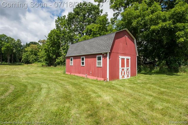 2992 Old Plank Road, Milford, MI 48381