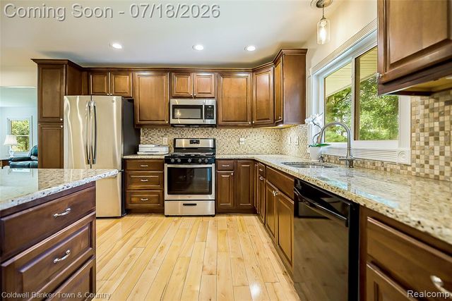 2992 Old Plank Road, Milford, MI 48381