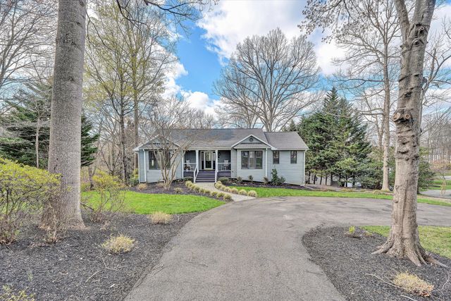 385 Cross Harbor DR, Penhook, VA 24137