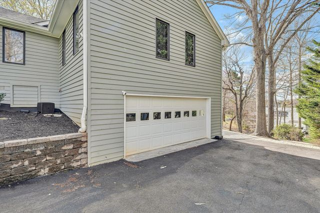 385 Cross Harbor DR, Penhook, VA 24137