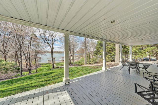 385 Cross Harbor DR, Penhook, VA 24137