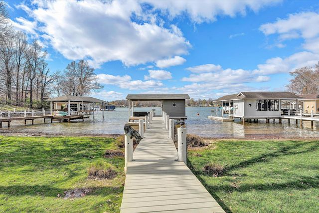 385 Cross Harbor DR, Penhook, VA 24137