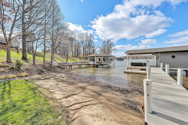 385 Cross Harbor DR, Penhook, VA 24137