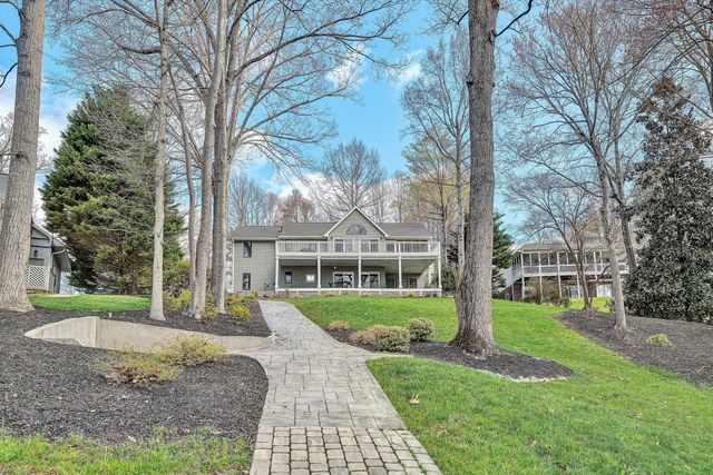 385 Cross Harbor DR, Penhook, VA 24137