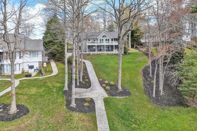 385 Cross Harbor DR, Penhook, VA 24137