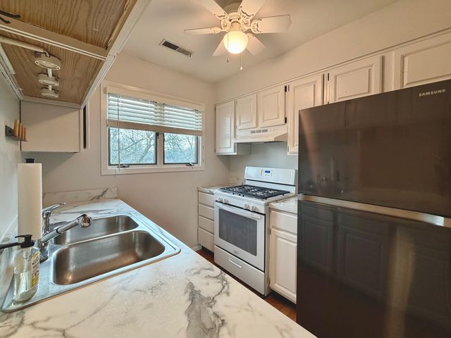 3117 4th Street 3117, Moline, IL 61265