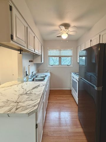 3117 4th Street 3117, Moline, IL 61265