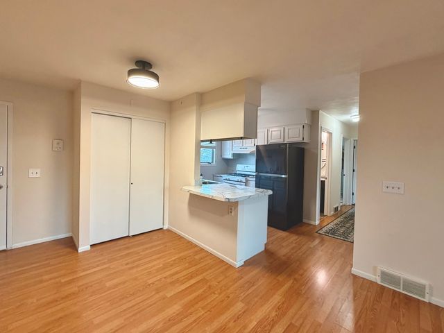 3117 4th Street 3117, Moline, IL 61265