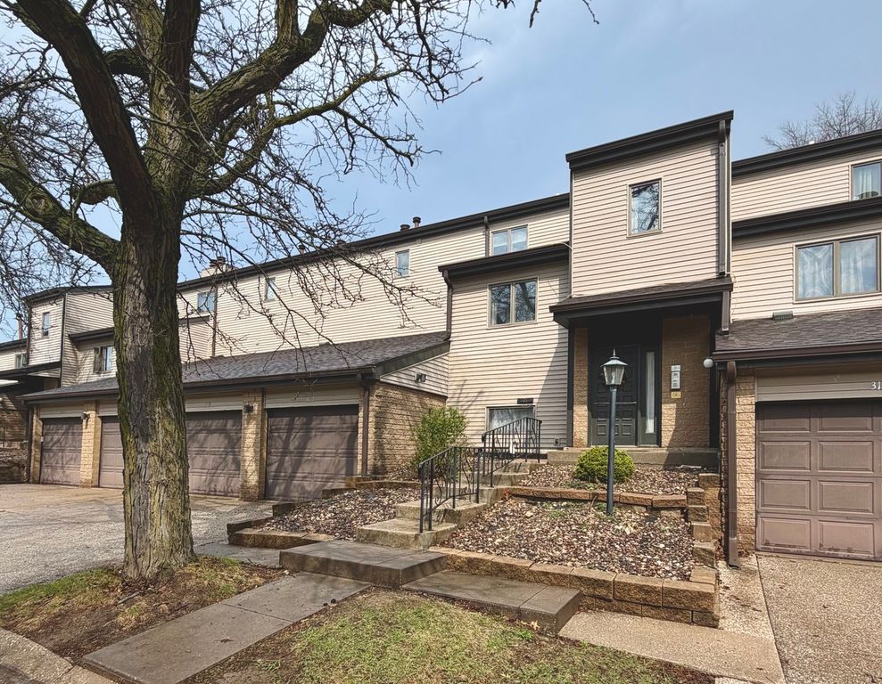 3117 4th Street 3117, Moline, IL 61265