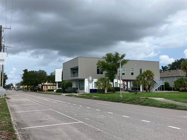 2011 W PLATT STREET, Tampa, FL 33606