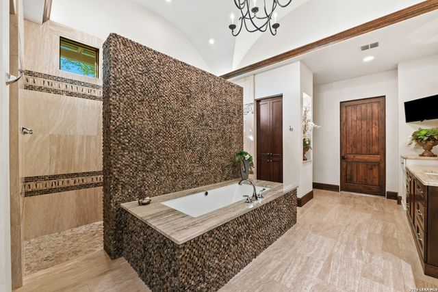 48 Oakland Hls, Boerne, TX 78006