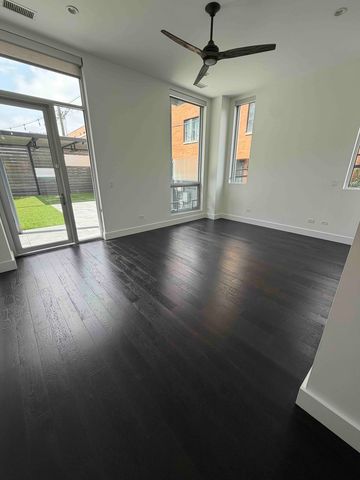 122 S Aberdeen Street 2N, Chicago, IL 60607