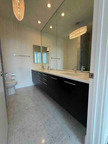 122 S Aberdeen Street 2N, Chicago, IL 60607