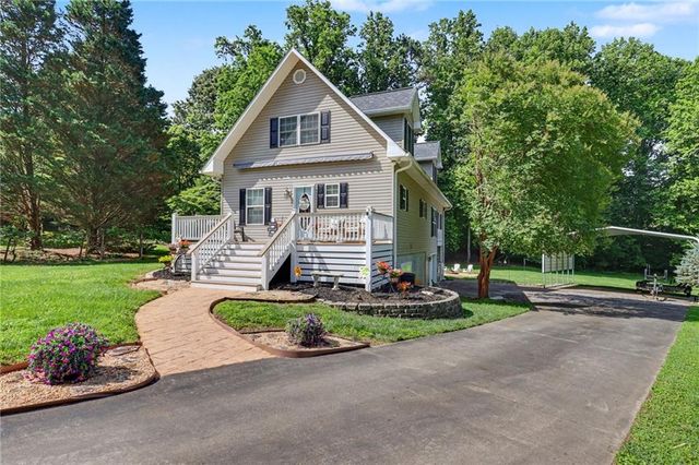2255 Thunder Oak Road, Young Harris, GA 30582