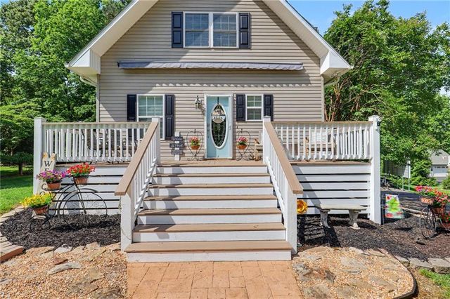 2255 Thunder Oak Road, Young Harris, GA 30582