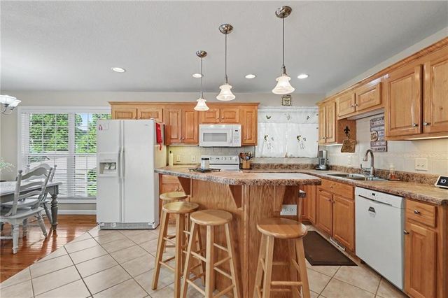 2255 Thunder Oak Road, Young Harris, GA 30582