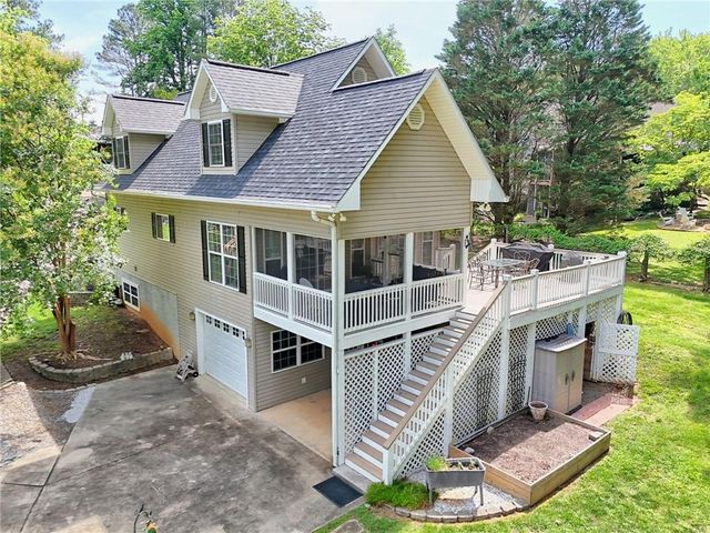 2255 Thunder Oak Road, Young Harris, GA 30582