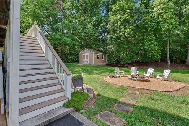 2255 Thunder Oak Road, Young Harris, GA 30582