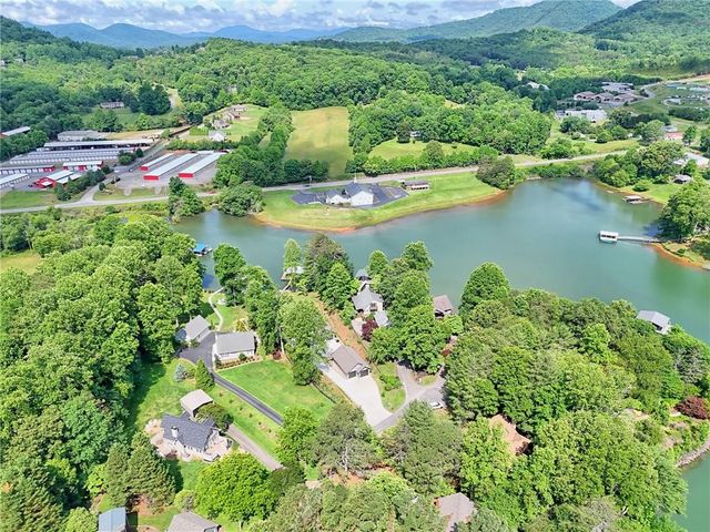 2255 Thunder Oak Road, Young Harris, GA 30582