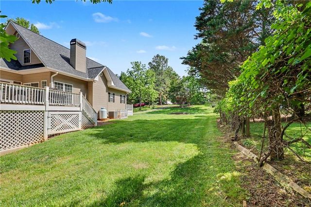 2255 Thunder Oak Road, Young Harris, GA 30582