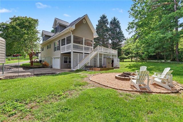 2255 Thunder Oak Road, Young Harris, GA 30582