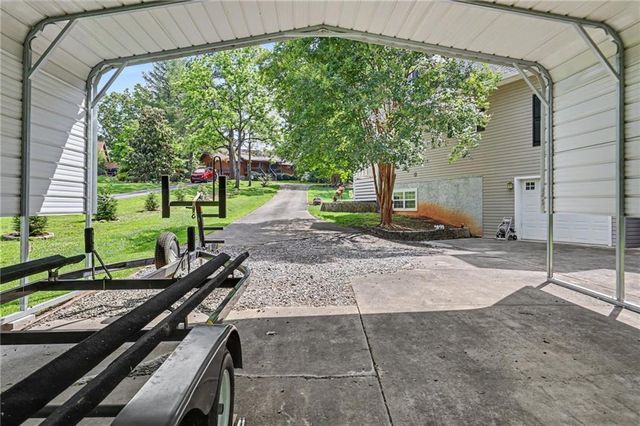 2255 Thunder Oak Road, Young Harris, GA 30582