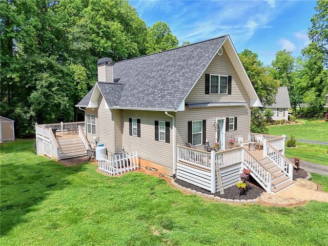 2255 Thunder Oak Road, Young Harris, GA 30582
