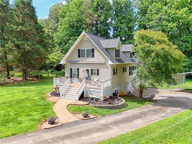 2255 Thunder Oak Road, Young Harris, GA 30582