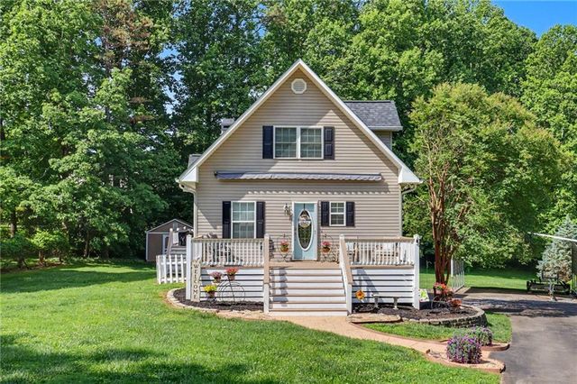 2255 Thunder Oak Road, Young Harris, GA 30582